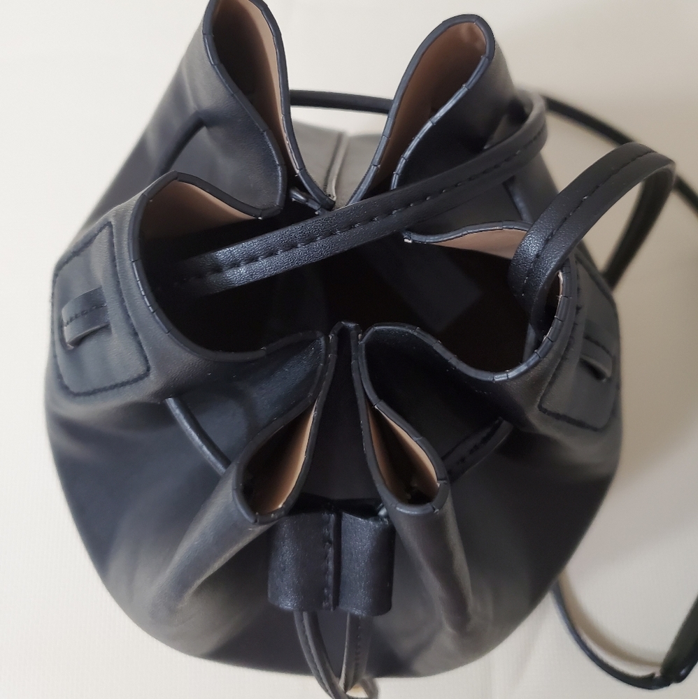 🔥🔥SOLD!🔥🔥 Mango bucket bag - Picture 6 of 14